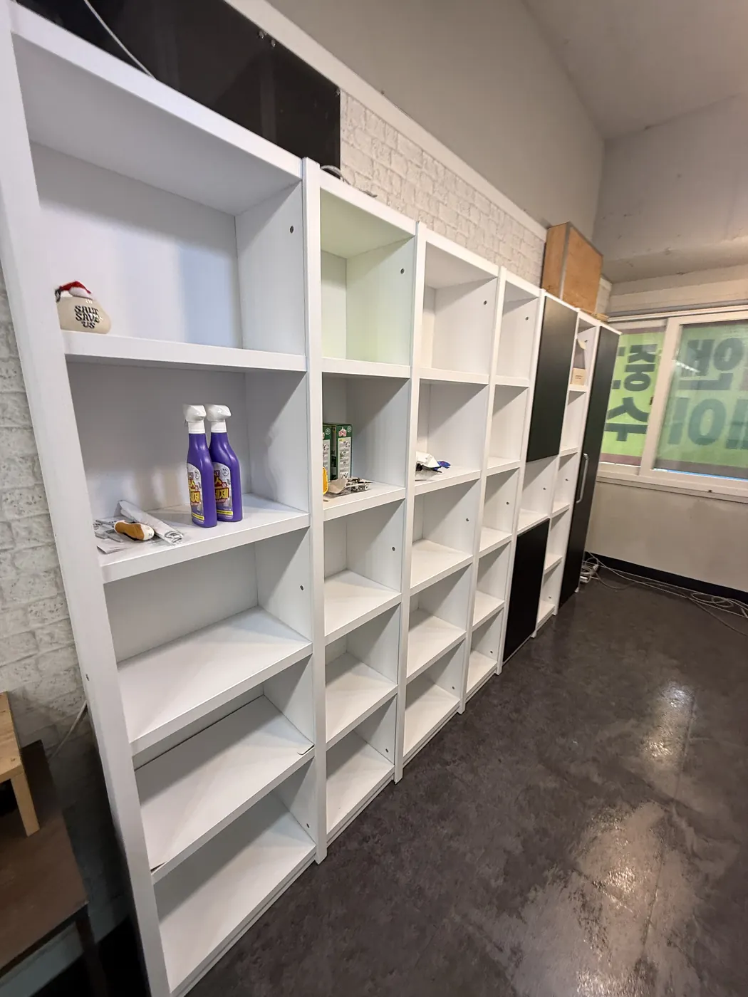 데스크·수납장 정리 — 반송동 학원청소 현장