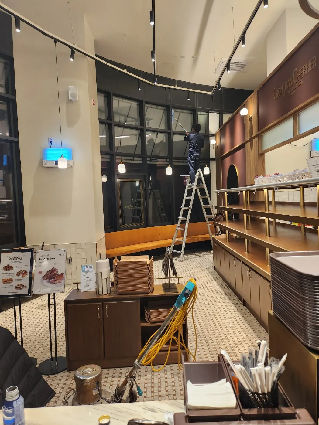 기계 세정 작업 — 사상구 카페청소 현장