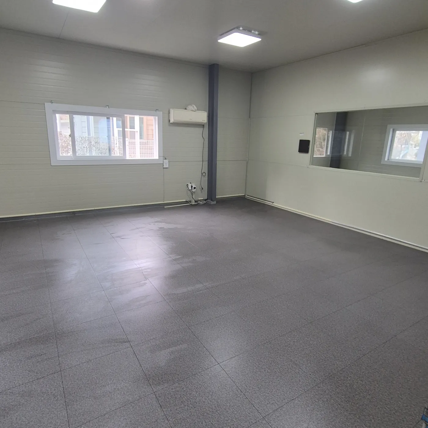 사상구 공장청소 시공 현장 — 에폭시 바닥 세정