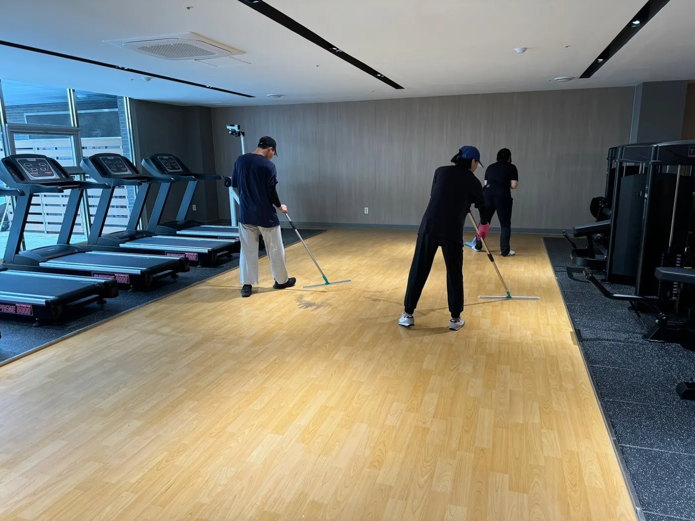 세정 진행 — 사하구 헬스장청소 현장