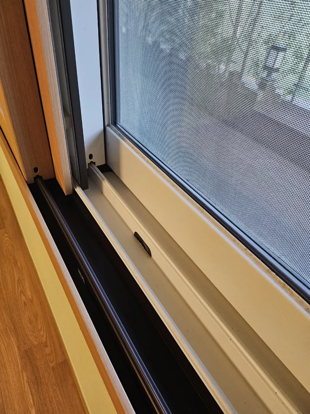 창호·유리 마감 — 사상구 입주청소 현장