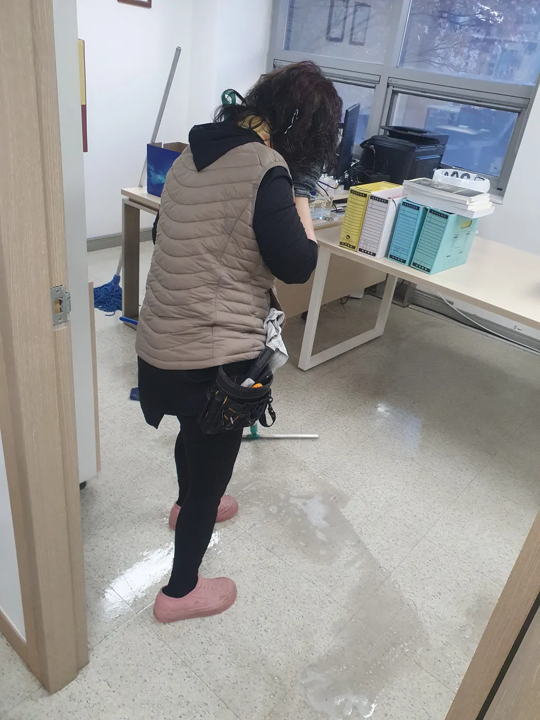 바닥 물걸레 마감 — 사상구 사무실청소 현장