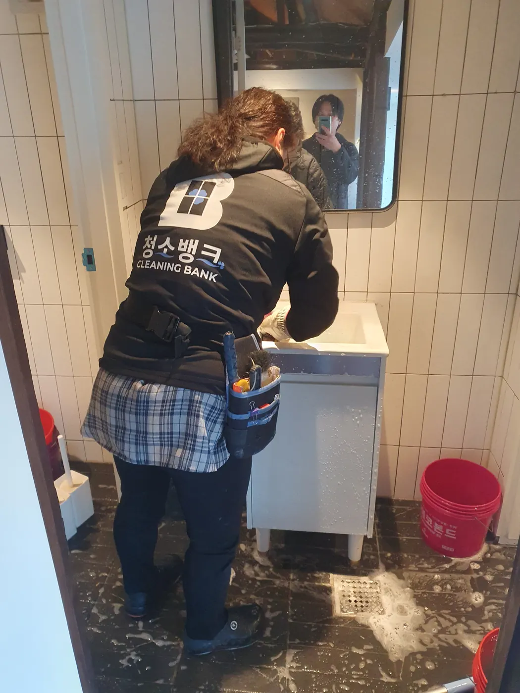 작업 진행 — 온천동 식당청소 현장