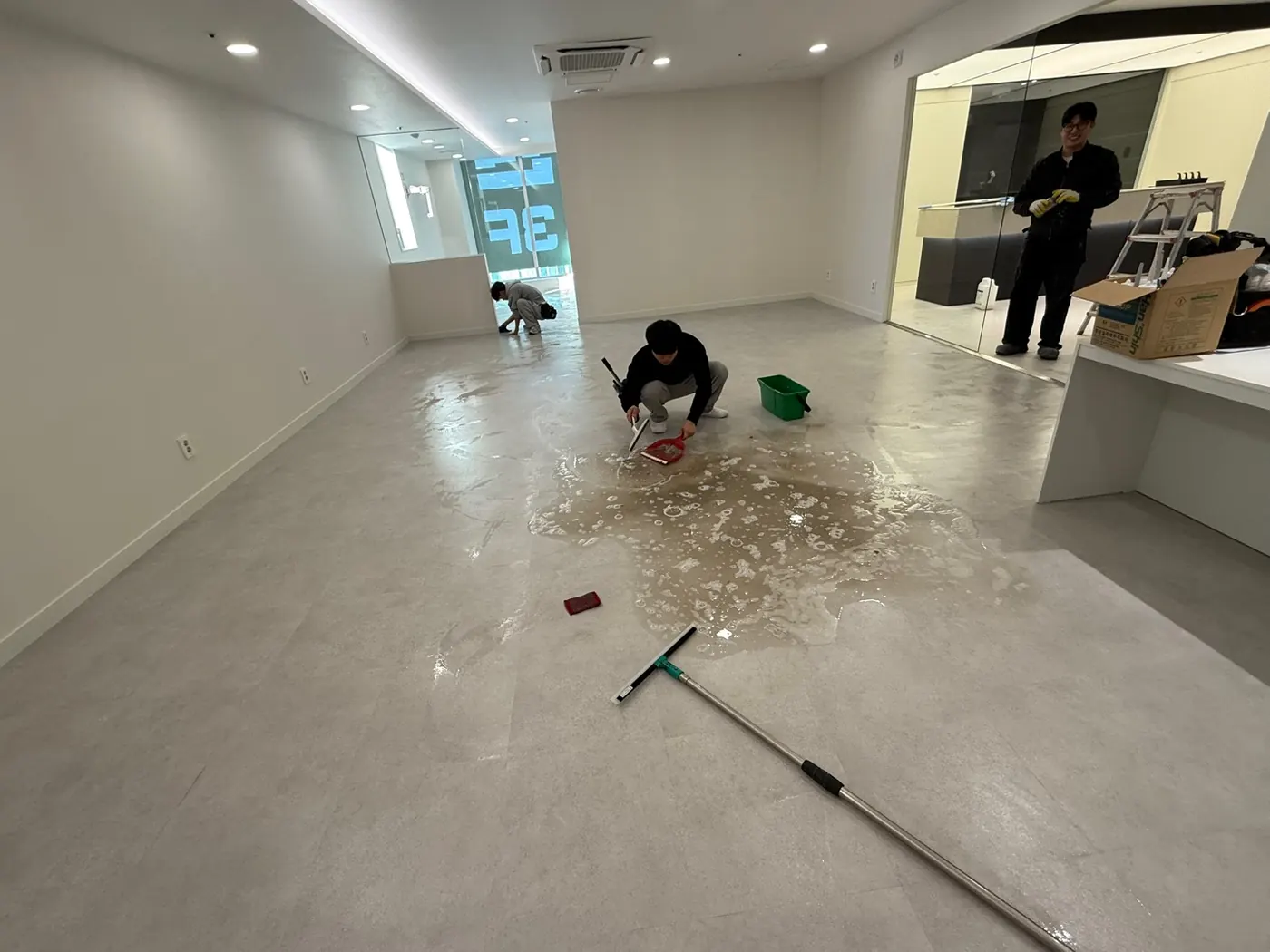작업 진행 — 부산진구 상가청소 현장