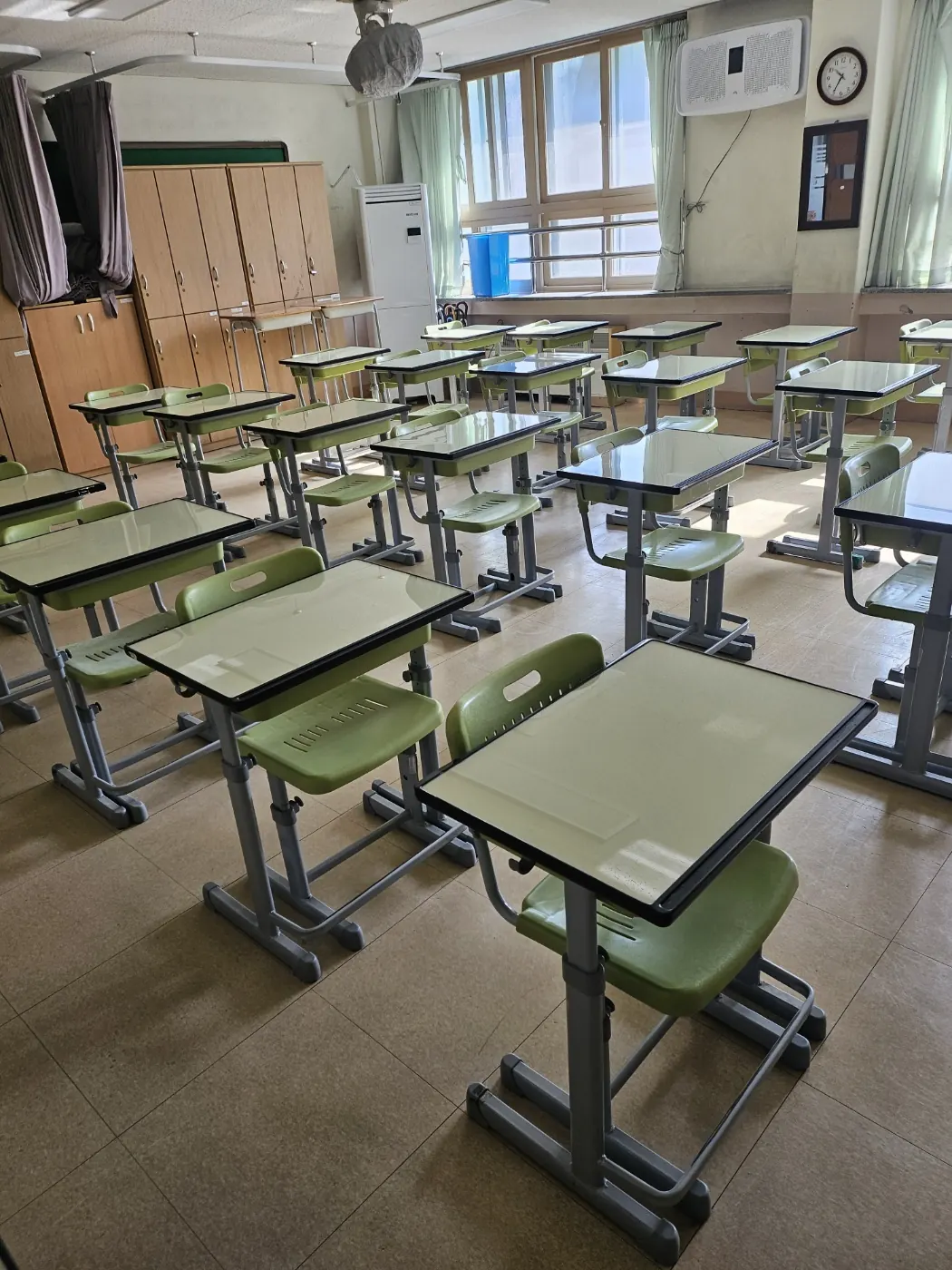 명장동 학교청소 시공 현장 — 교실 마감