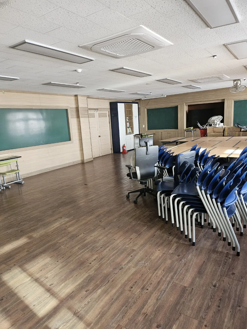 사직동 학교청소 시공 현장 — 교실 정리