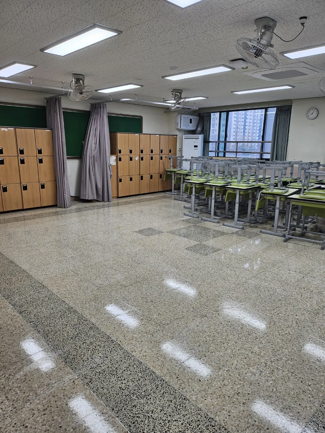 동대신동1가 학교청소 시공 현장 — 교실 마감