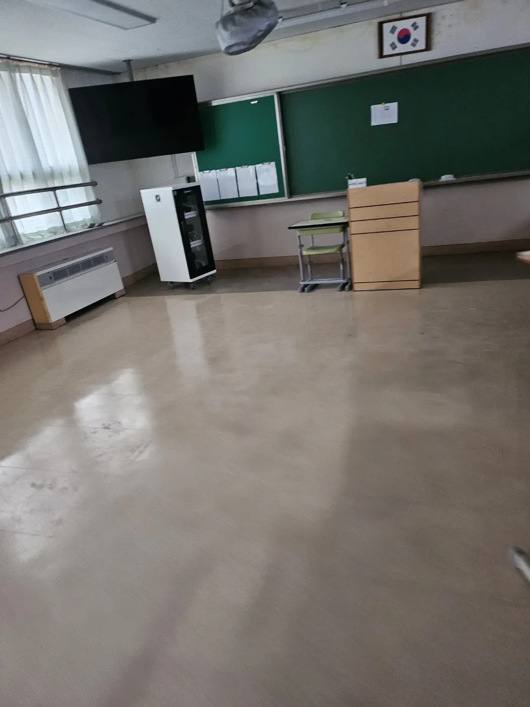 사하구 학교청소 시공 현장 — 교실 마감
