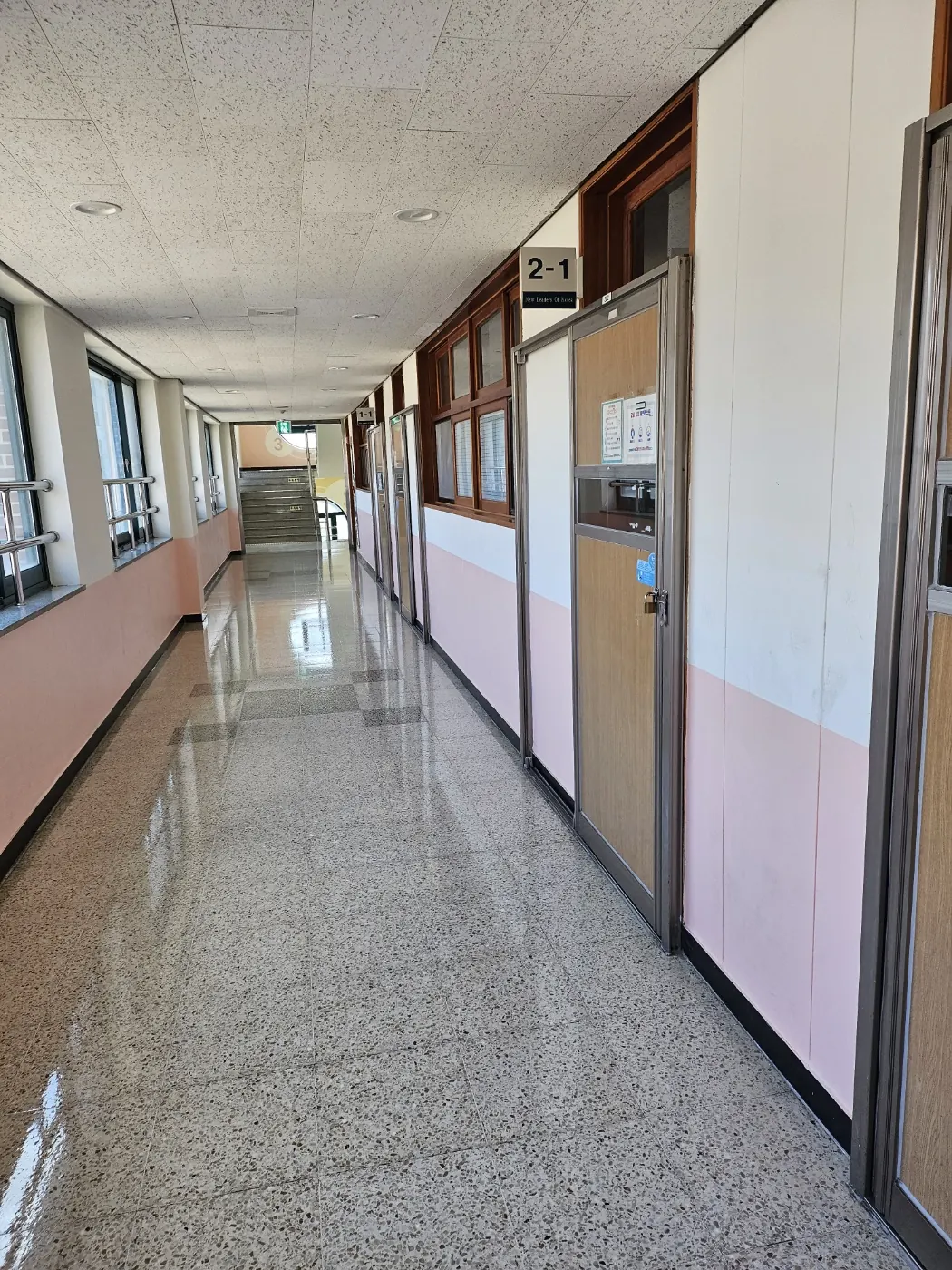 감천동 학교청소 시공 현장 — 복도 관리