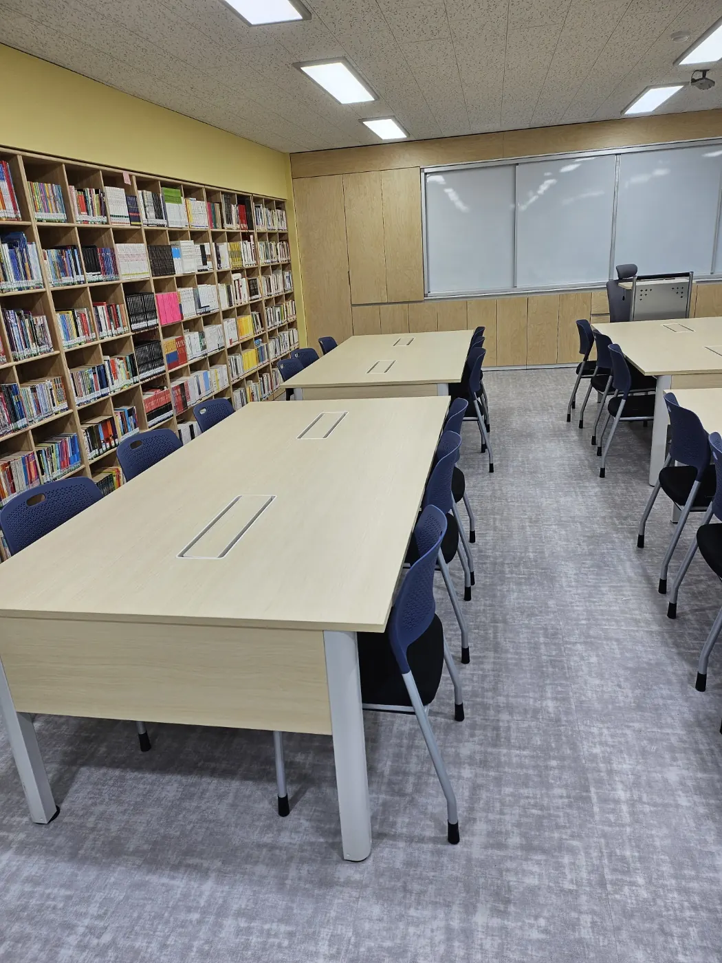 도서관 정리 — 칠산동 학교청소 현장