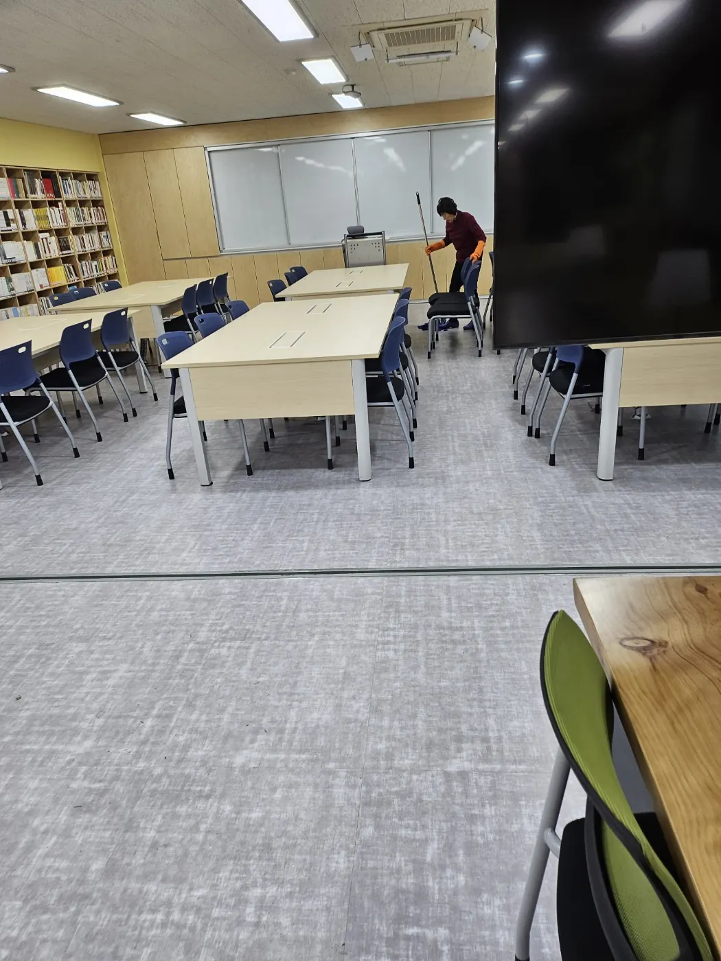 도서관 정리 — 남구 학교청소 현장