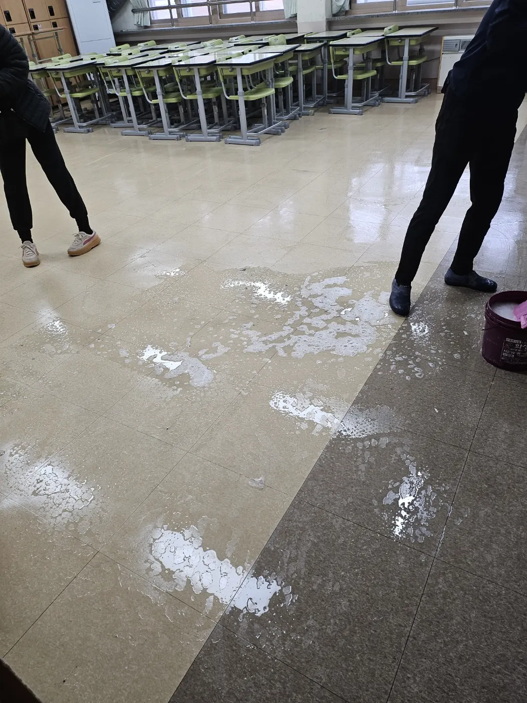 바닥 물걸레 마감 — 대연동 학교청소 현장