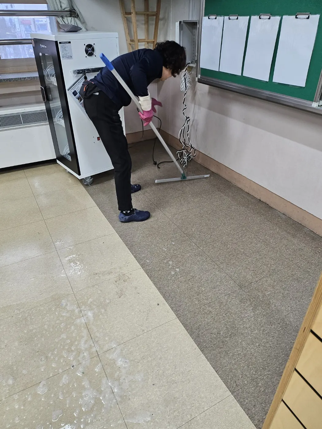 세정 진행 — 해운대구 학교청소 현장