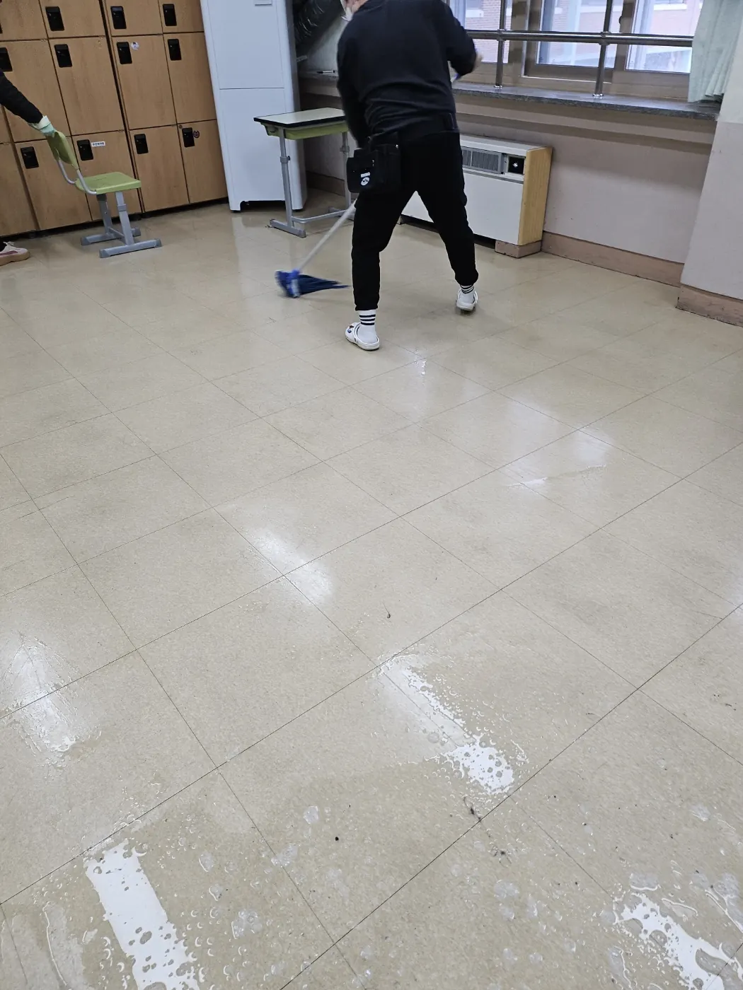 세정 진행 — 수영구 학교청소 현장