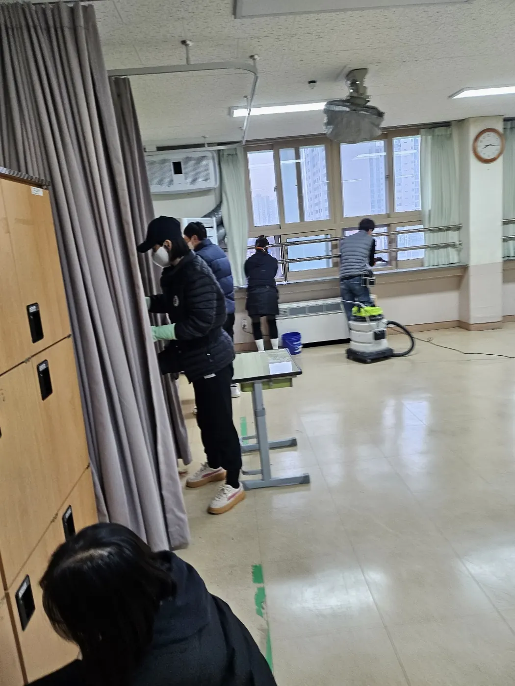 바닥 물걸레 마감 — 중앙동6가 학교청소 현장