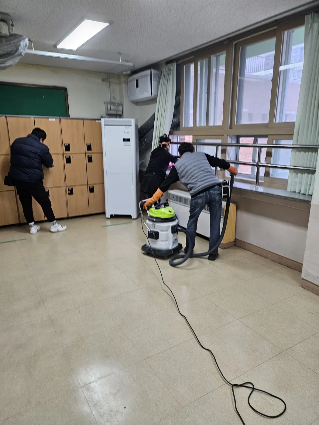 바닥 물걸레 마감 — 광복동3가 학교청소 현장