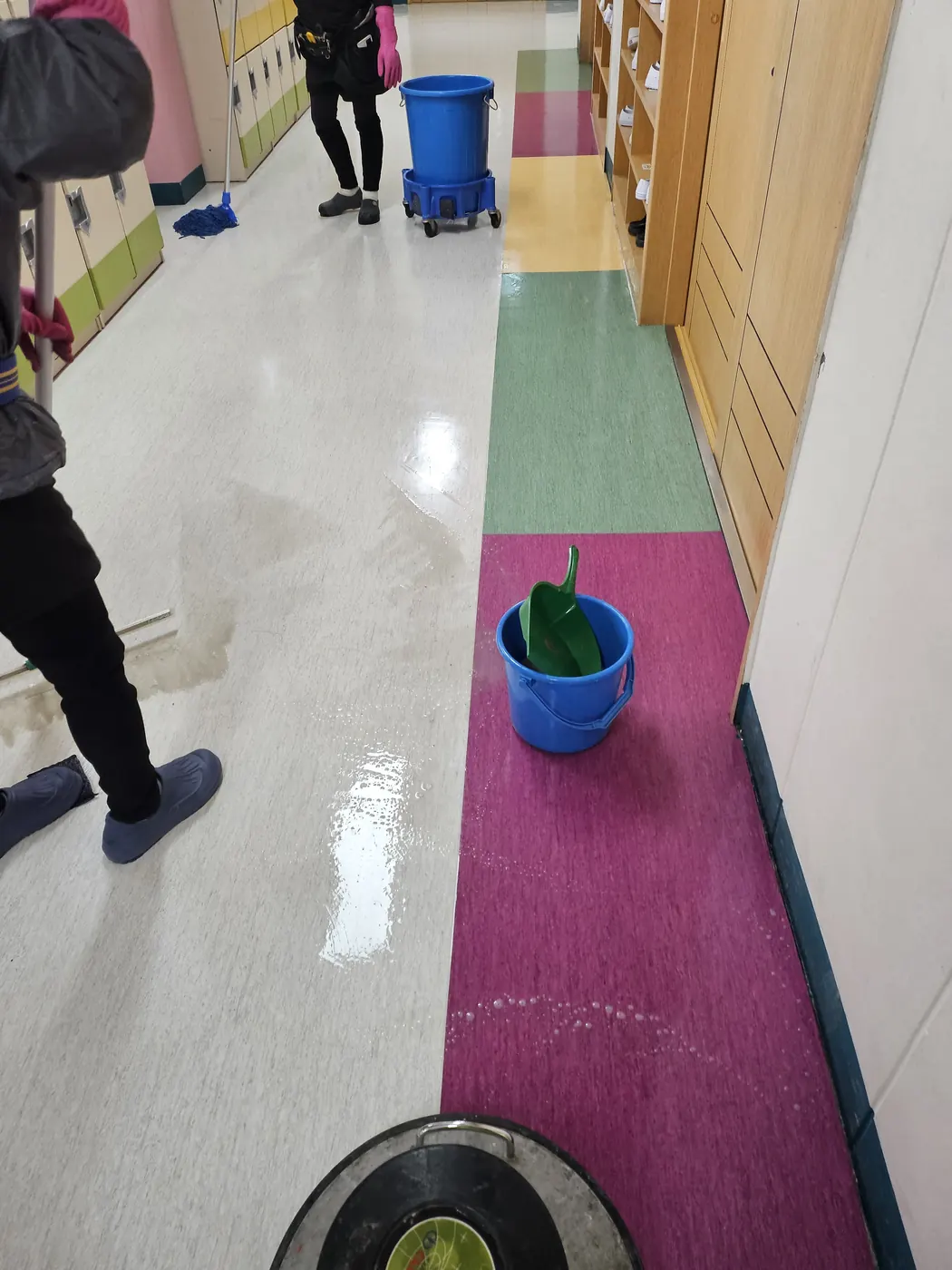 세정 진행 — 감천동 학교청소 현장