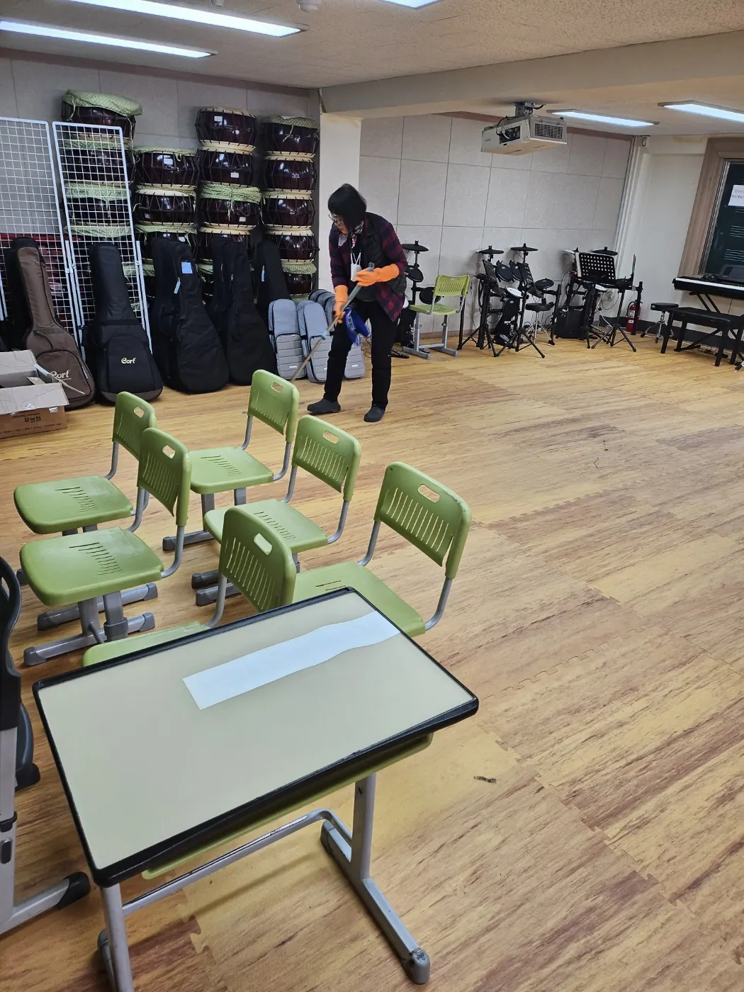 특별실 작업 — 장안읍 학교청소 현장